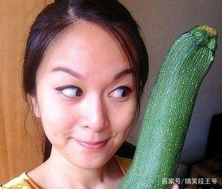 一大袋子吃瓜图片搞笑视频,吃瓜图片搞笑视频大盘点