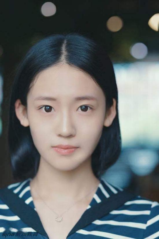 吃瓜视频校花在线观看,校花直播吃瓜，揭秘校园生活幕后真相