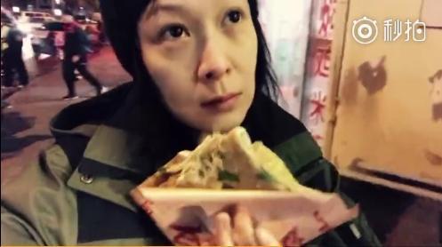刘若英现场吃瓜视频播放,娱乐圈的“瓜田”又热闹了！