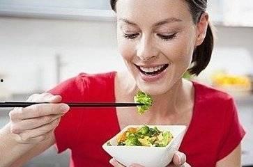 喝牛奶吃小瓜会中毒吗视频,牛奶小瓜同食中毒真相揭秘